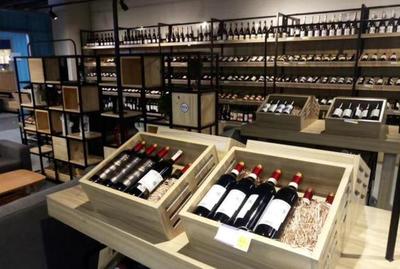 奶粉、化妝品、紅酒. 看看進(jìn)口商品的正確選購(gòu)方法